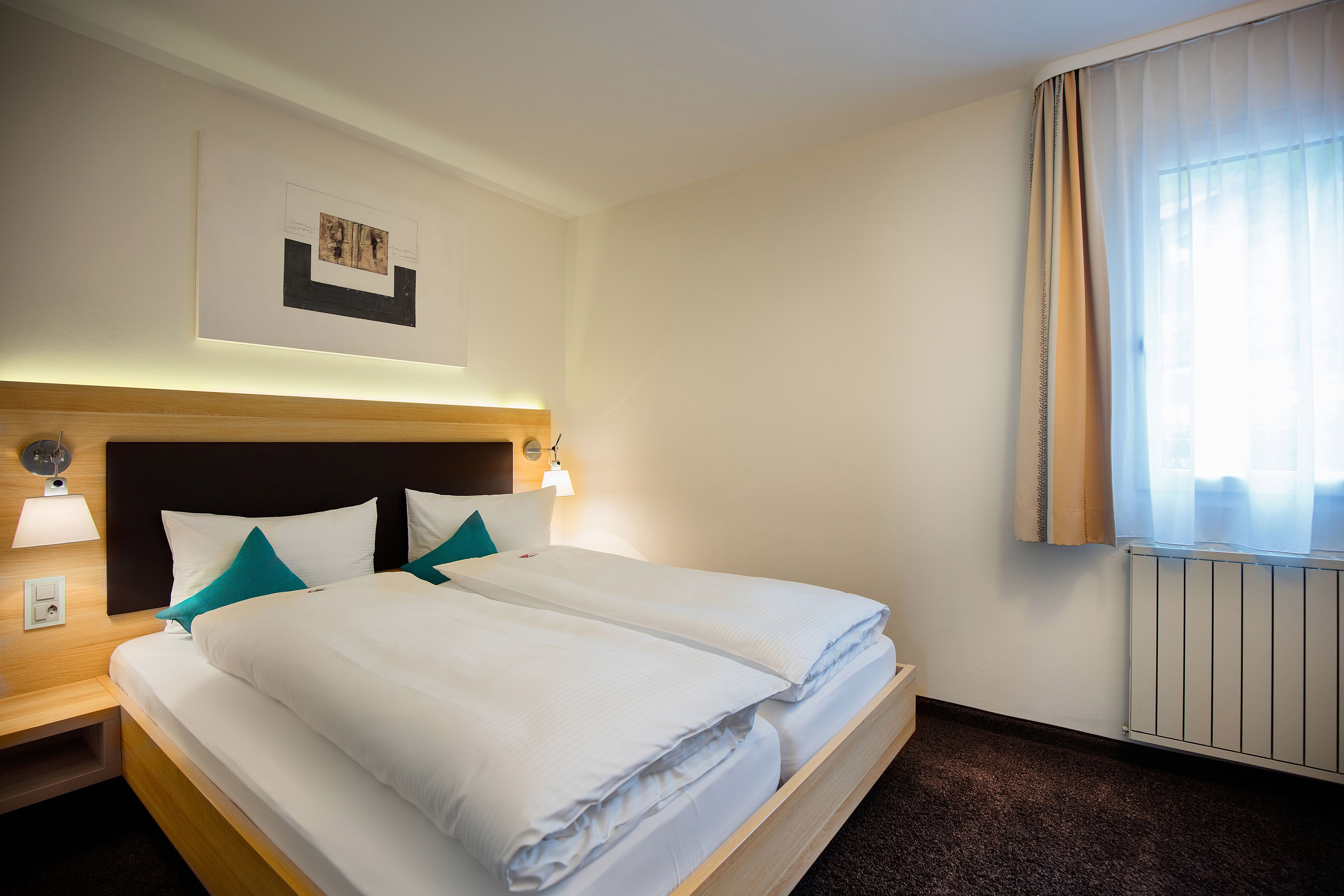 小型套房 | 客房内保险箱、隔音、免费 WiFi、床单