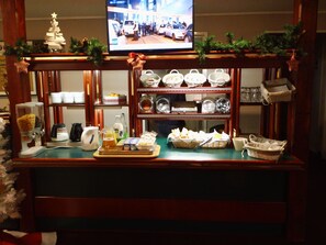 Daily buffet breakfast for a fee - Quick Palace Lyon Saint Priest (Saint-Priest)