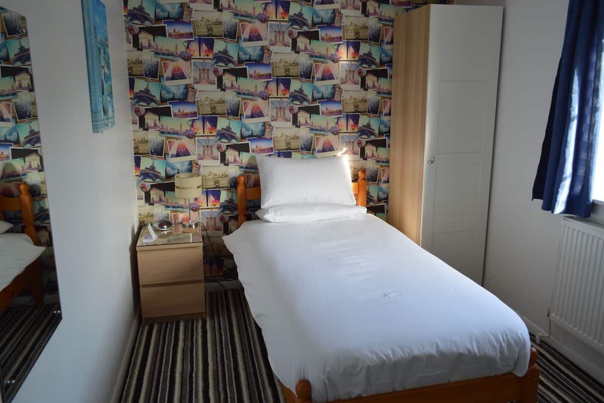 In-room safe, iron/ironing board, travel crib, free WiFi