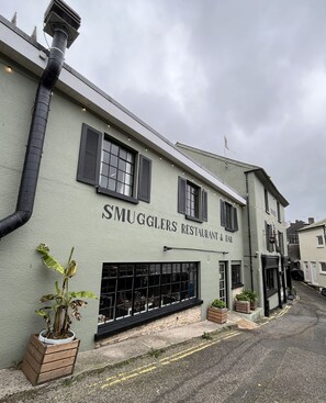 Front of property - Smugglers Haunt Hotel (Brixham)