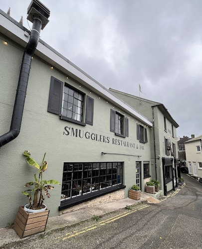 Smugglers Haunt Hotel