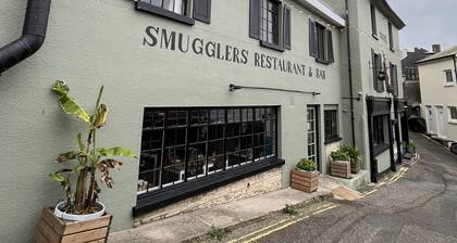 Smugglers Haunt Hotel
