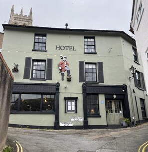 Front of property - Smugglers Haunt Hotel (Brixham)