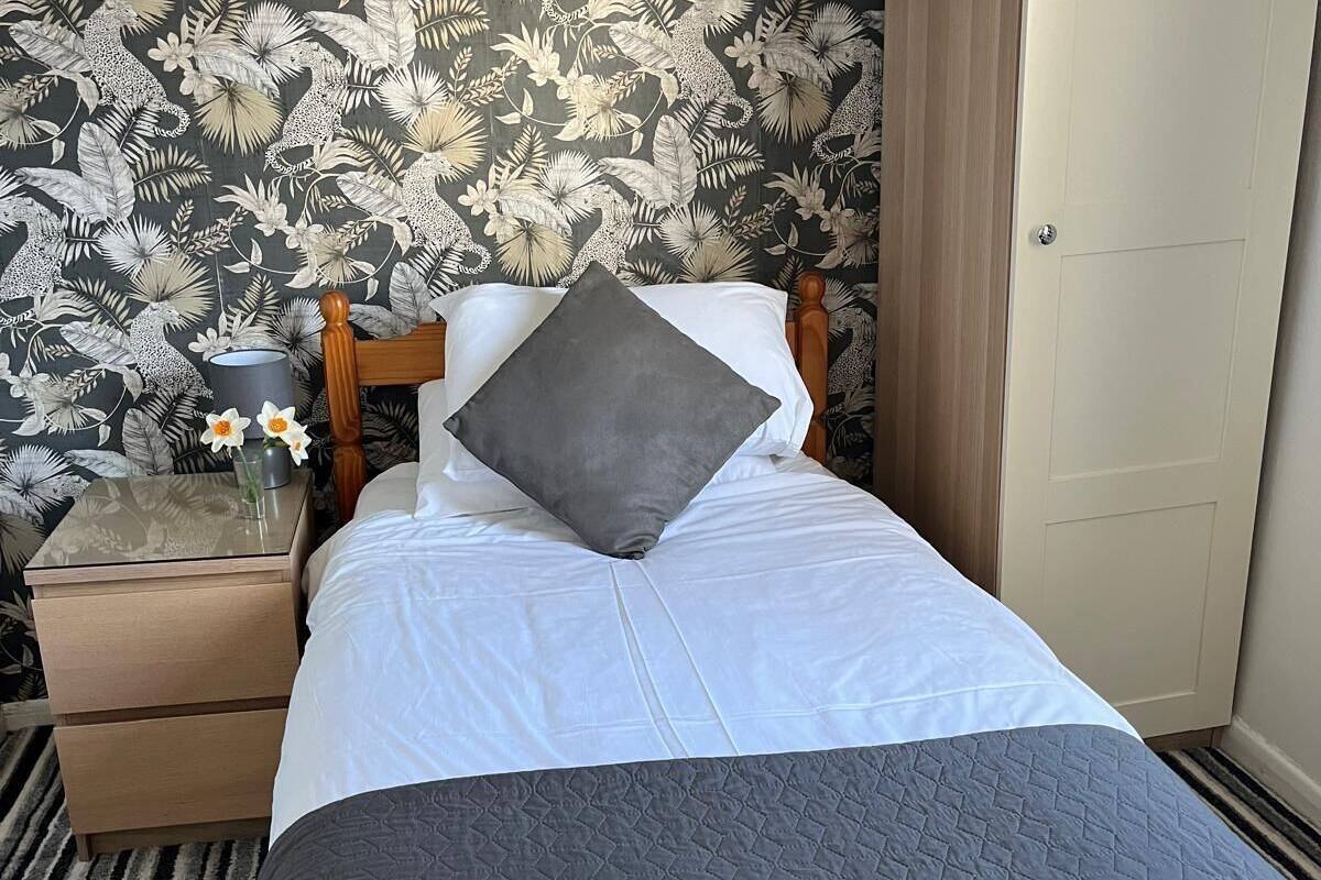 standard single room | free wifi