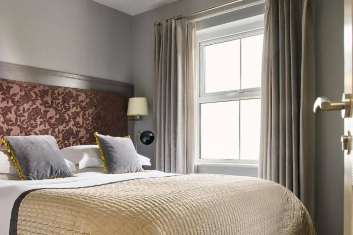 Studio, 2 chambres | Coffre-fort, bureau, système d’insonorisation, lit de bébé (gratuit)