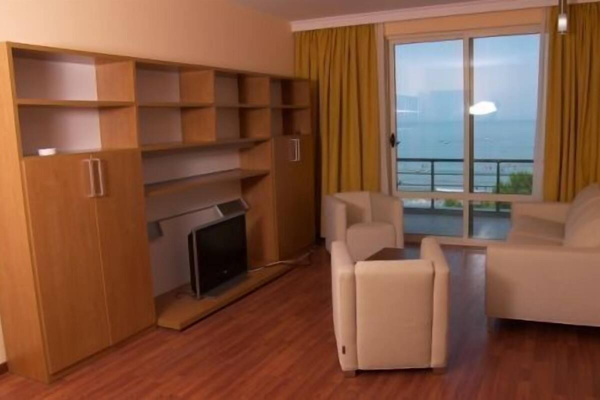 ห้องเอ็กเซกคิวทีฟสวีท | บริเวณนั่งเล่น | ทีวี