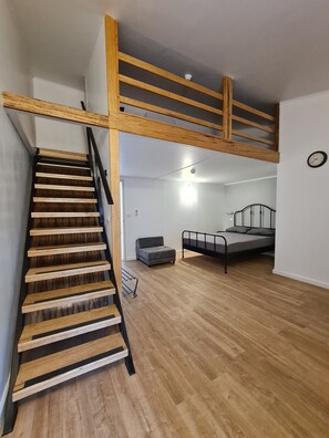 画廊套房 | 客房内保险箱、遮光窗帘、熨斗/熨板、免费 WiFi