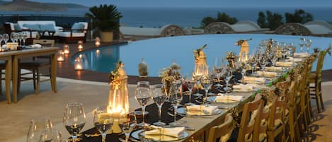 Lunch and dinner served, pool views