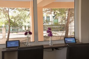 Lobby sitting area - Filoxenia (Volos)