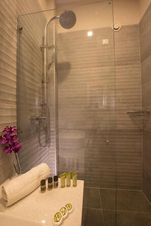 Ducha, cabezal de ducha tipo lluvia, artículos de tocador gratuitos