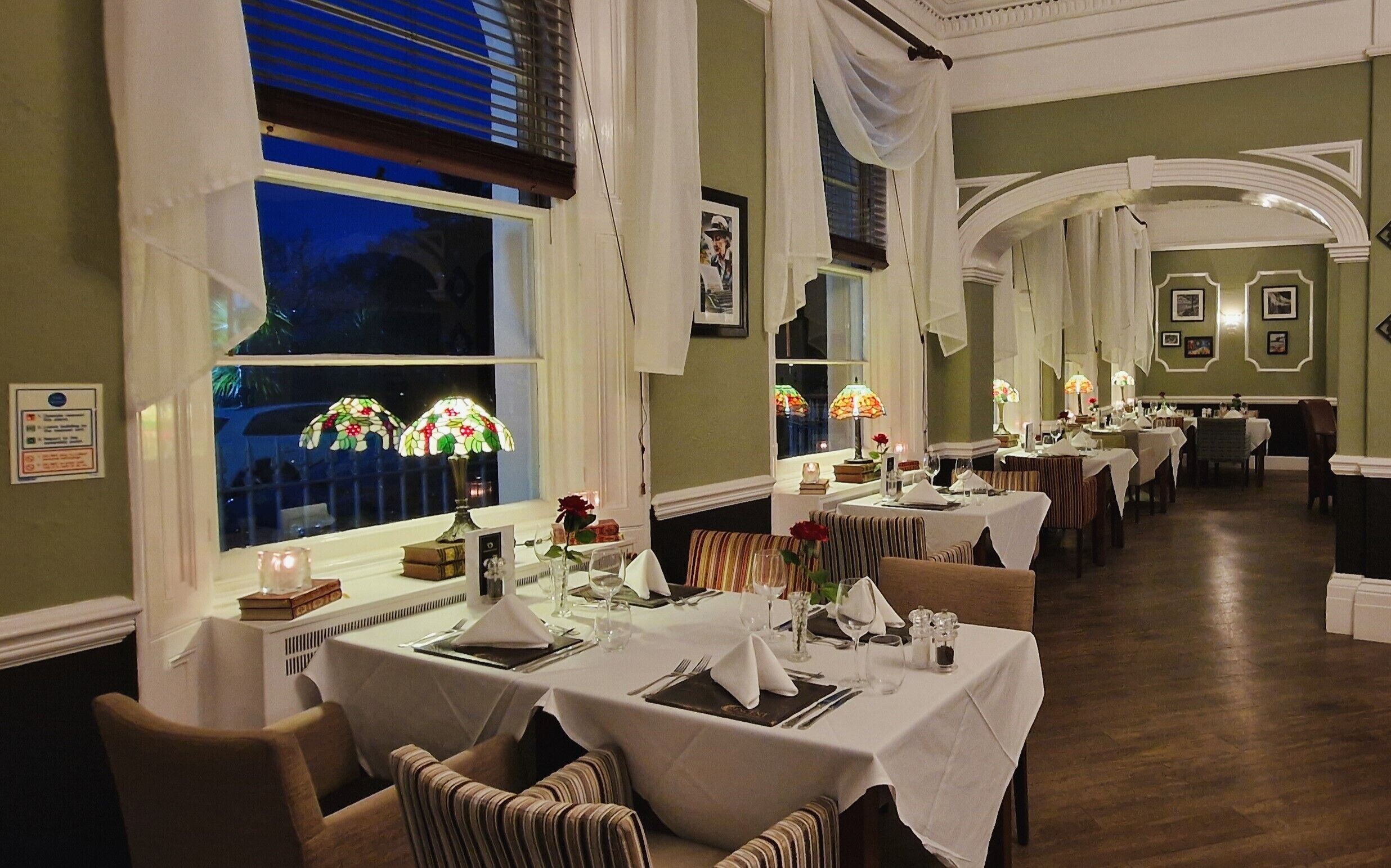 breakfast, lunch and dinner served