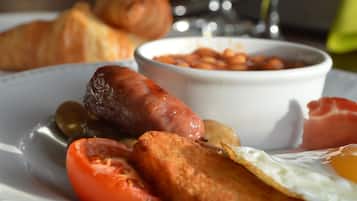 Daily full breakfast for a fee
