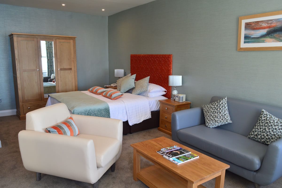 Zimmersafe, individuell dekoriert, individuell eingerichtet