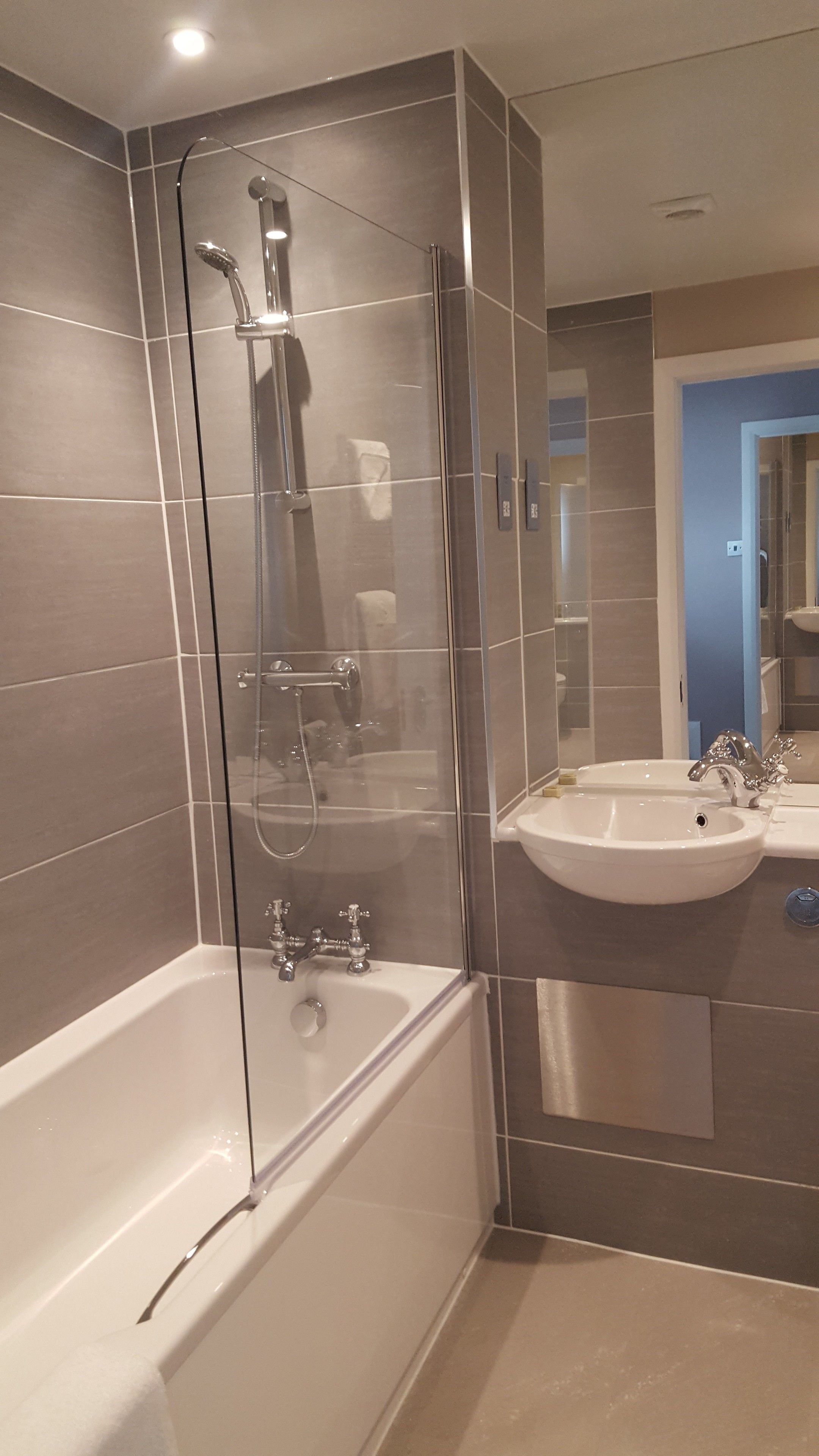 standard double room, 1 bedroom, sea view, sea facing | bathroom | free toiletries, towels, soap, shampoo