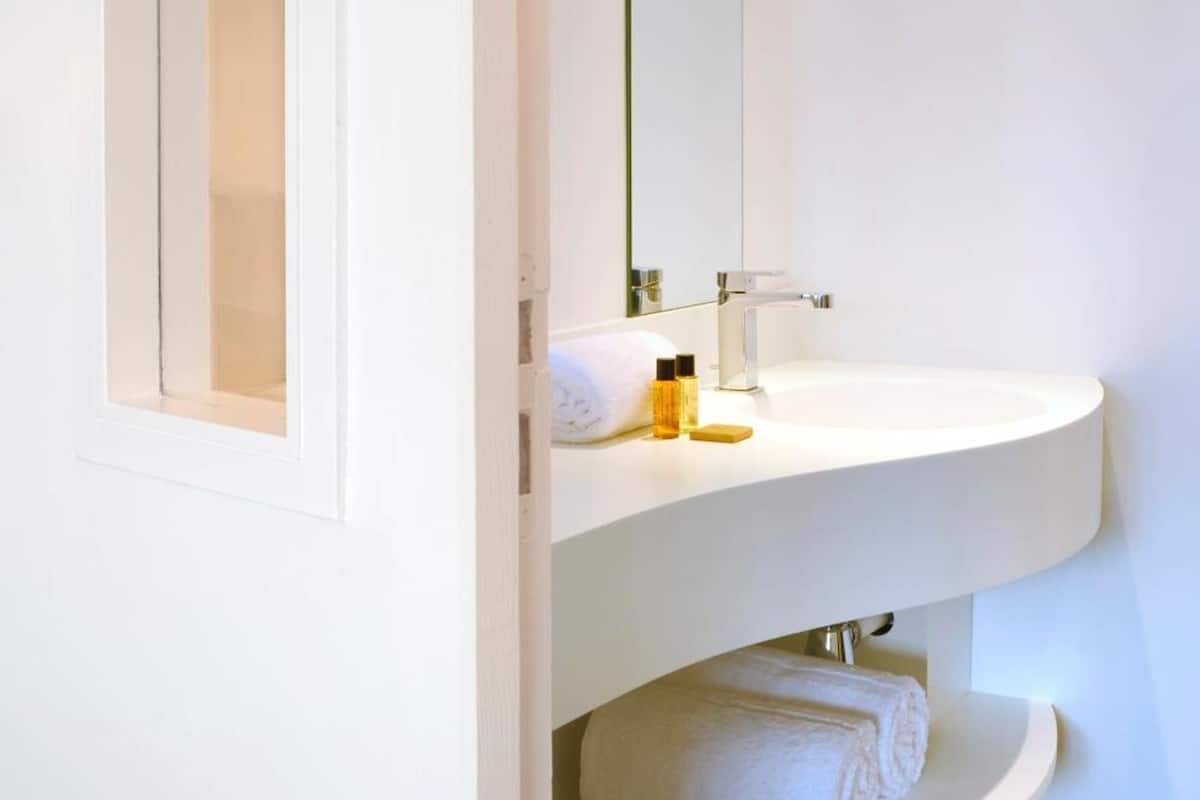 free toiletries, hair dryer, towels