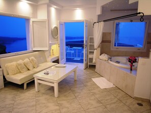 Honeymoon Suite, Jetted Tub, Sea View (Aegeo) | Jetted bathtub