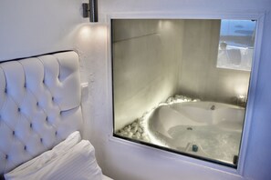 Junior Studio EROS, Sea View Jetted Tub | Bain à remous privé