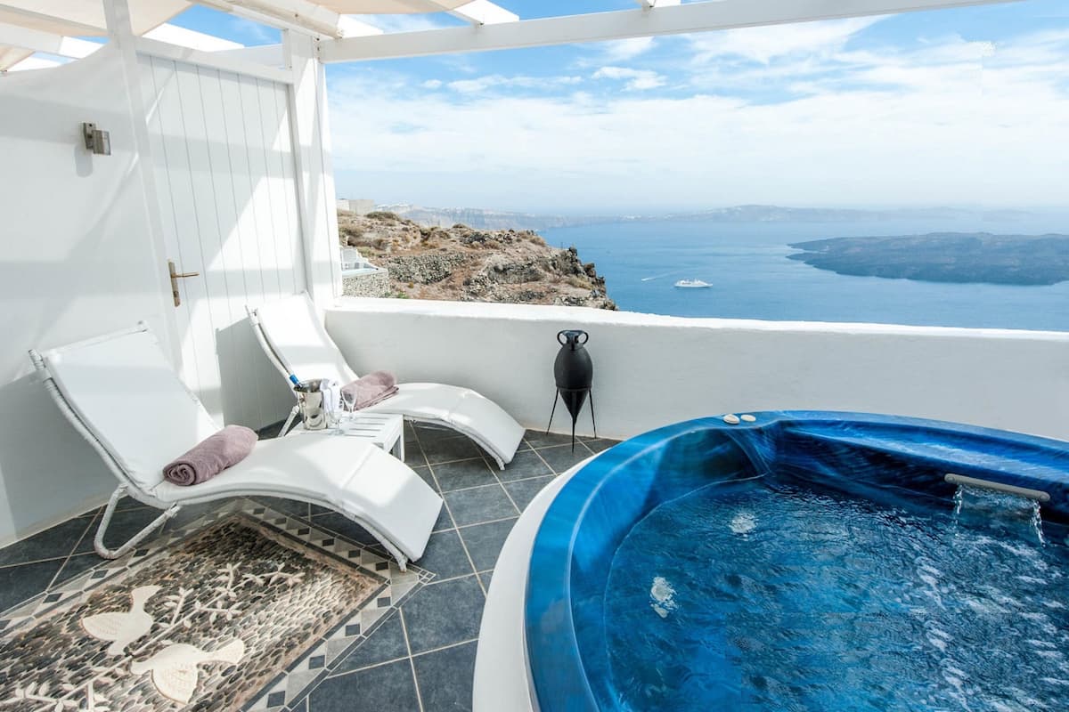 Junior Suite, Jetted Tub, Sea View (Meltemi) | Outdoor spa tub