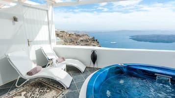 Junior Suite, Jetted Tub, Sea View (Meltemi) | Outdoor spa tub