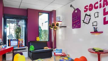 Literie de qualité supérieure, coffres-forts dans les chambres, bureau