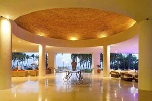 Lobby - Sunscape Dorado Pacifico Ixtapa Resort & Spa - All Inclusive (Ixtapa)