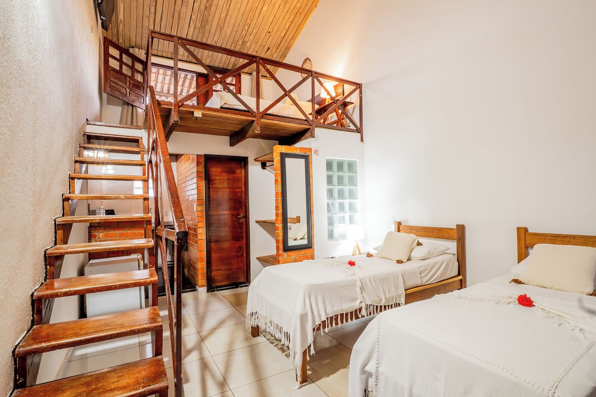 Chambre Quadruple Exécutive | Minibar, rideaux occultants, Wi-Fi gratuit, draps fournis