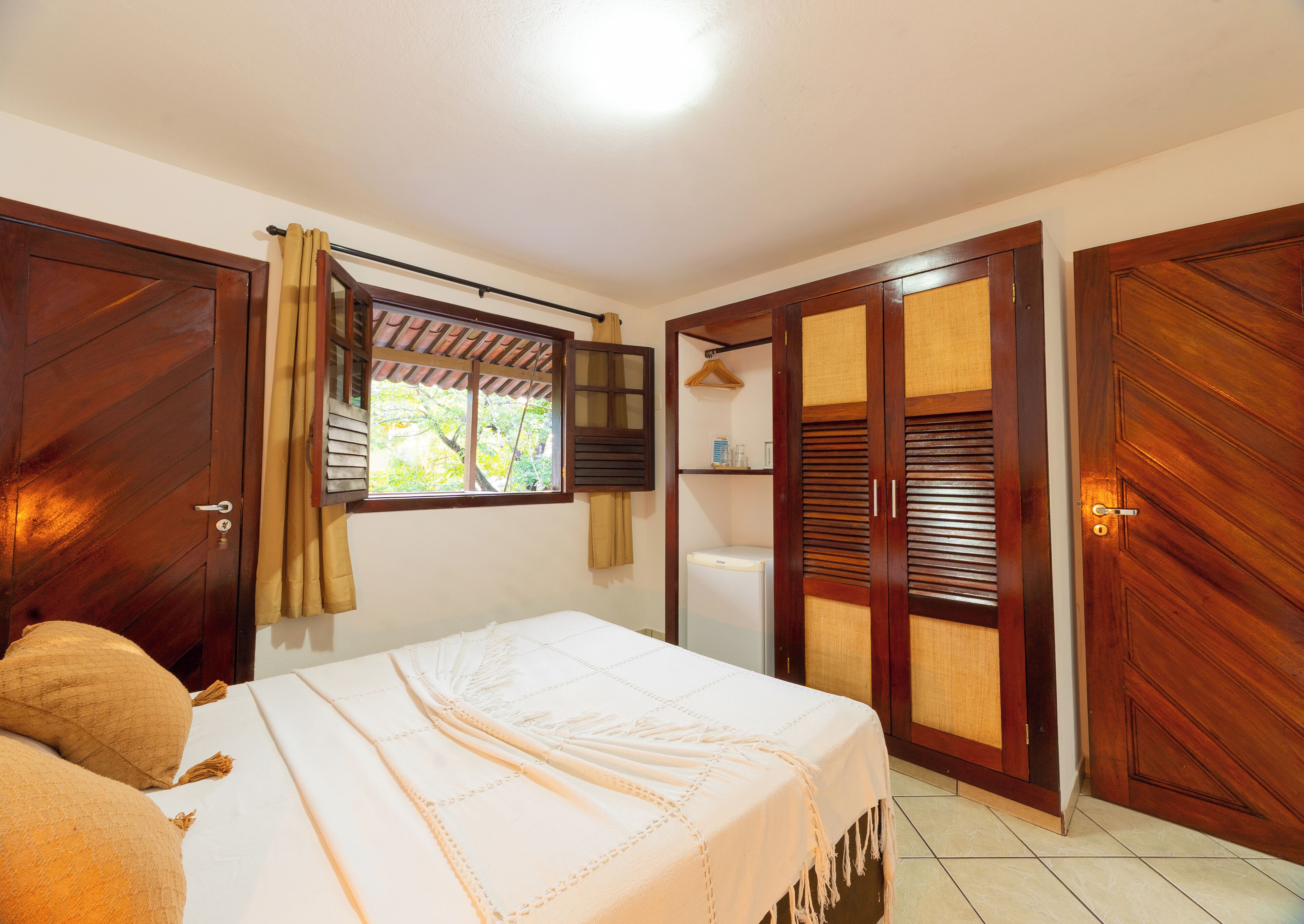 Phòng 4 Tiêu chuẩn | Minibar, màn/rèm cản sáng, truy cập Internet không dây miễn phí 