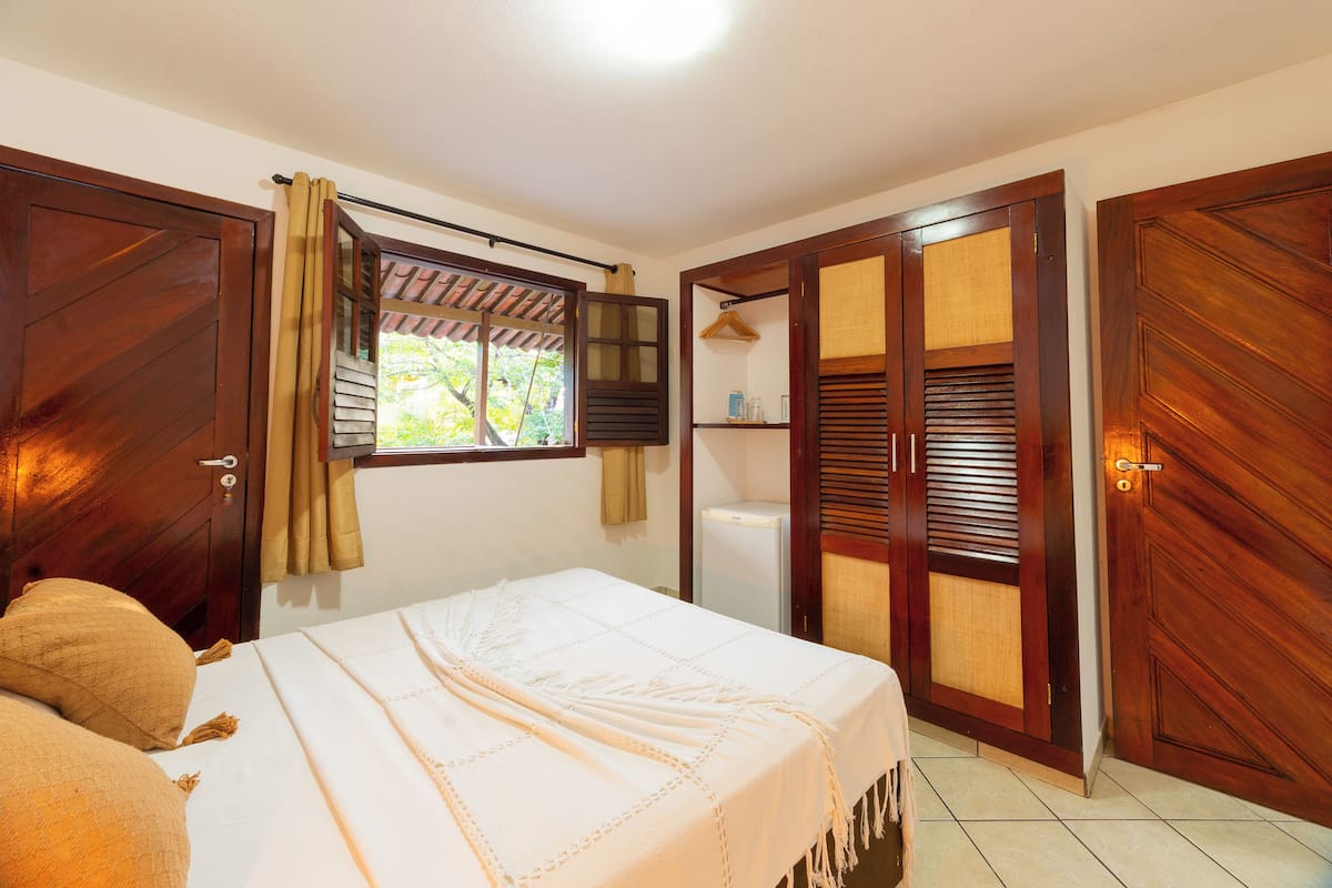 Chambre Quadruple Standard | Minibar, rideaux occultants, Wi-Fi gratuit, draps fournis