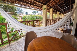 Executive-Vierbettzimmer | Lanai (Veranda)