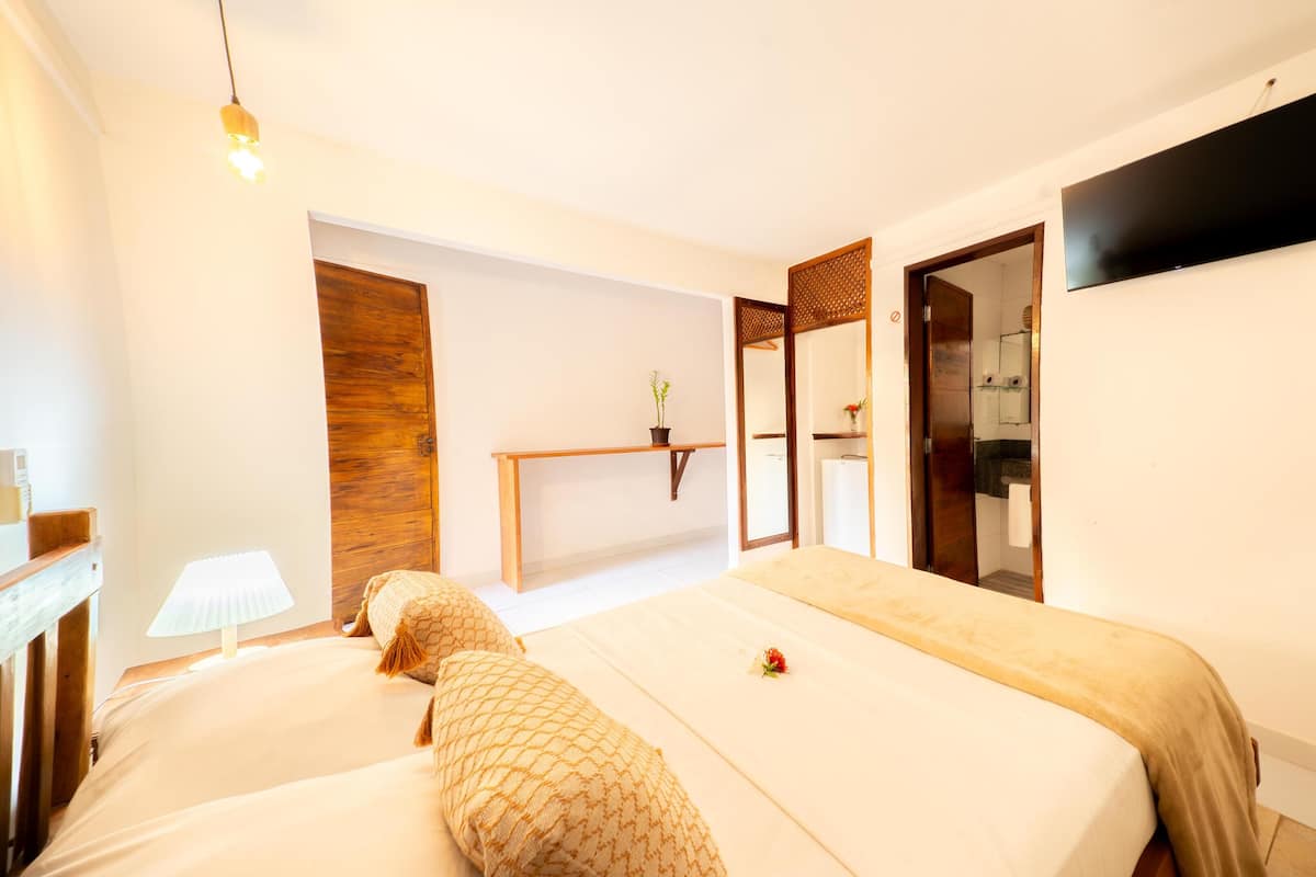 Minibar, cortinas blackout, wifi gratis y ropa de cama