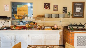 Free daily buffet breakfast  - Pousada Bicho Preguiça Pipa - RN (Tibau do Sul)