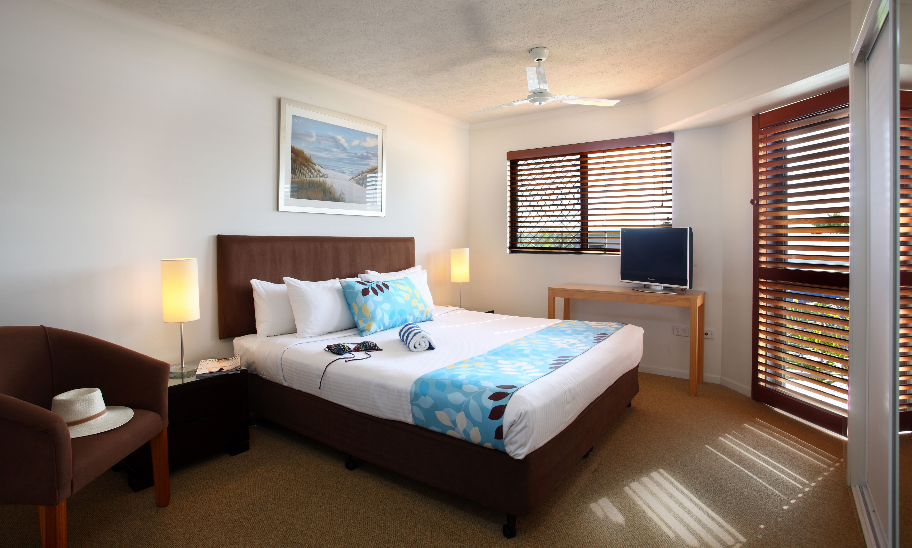 apartment, 3 bedrooms, balcony | iron/ironing board, cots/infant beds, rollaway beds, free wifi