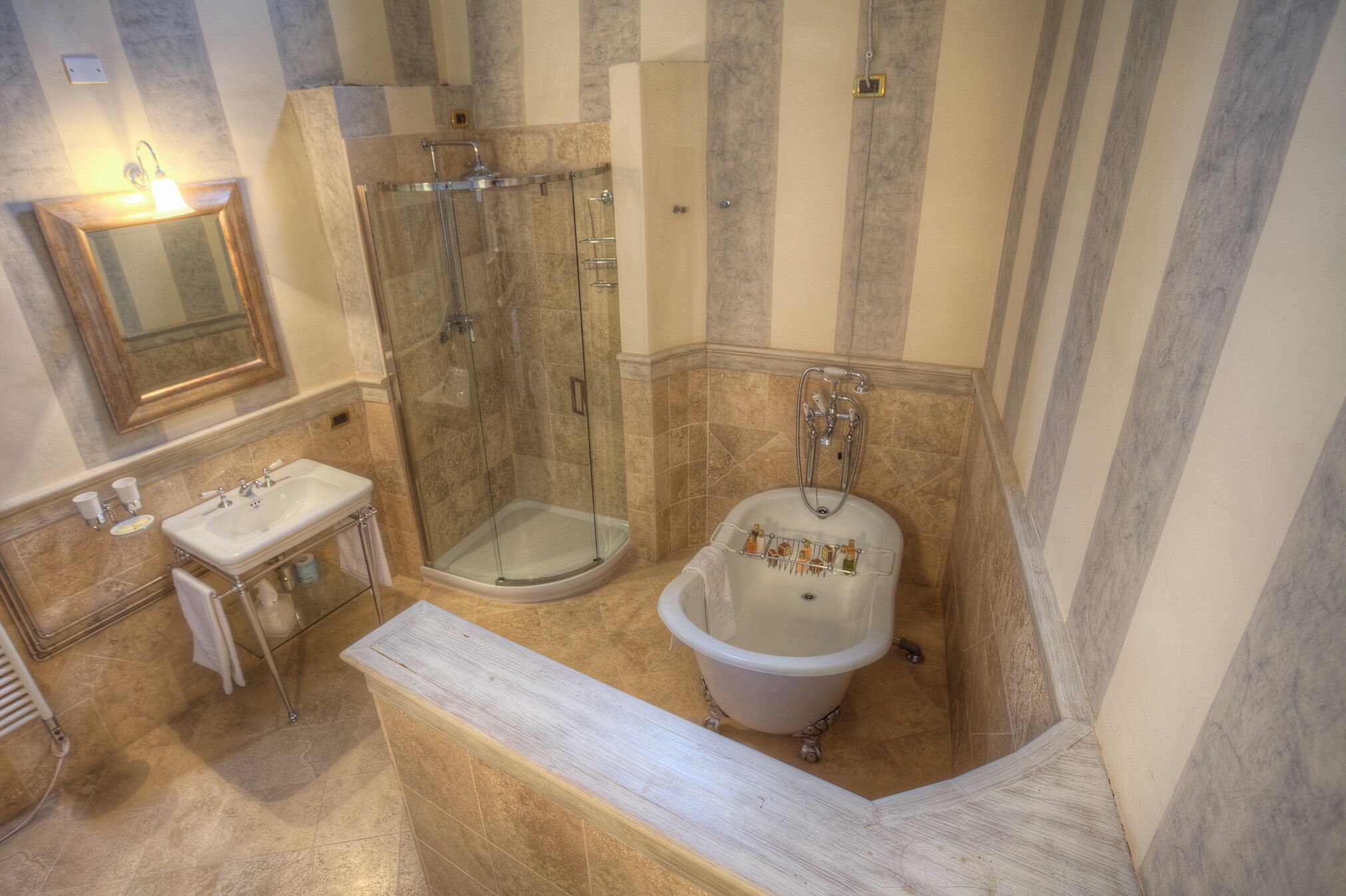 1 bedroom, egyptian cotton sheets, premium bedding, down duvets