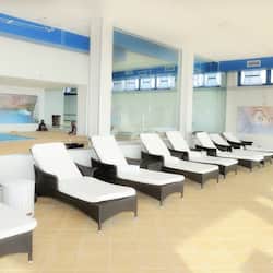 Couples treatment room(s), sauna, hot tub, steam room