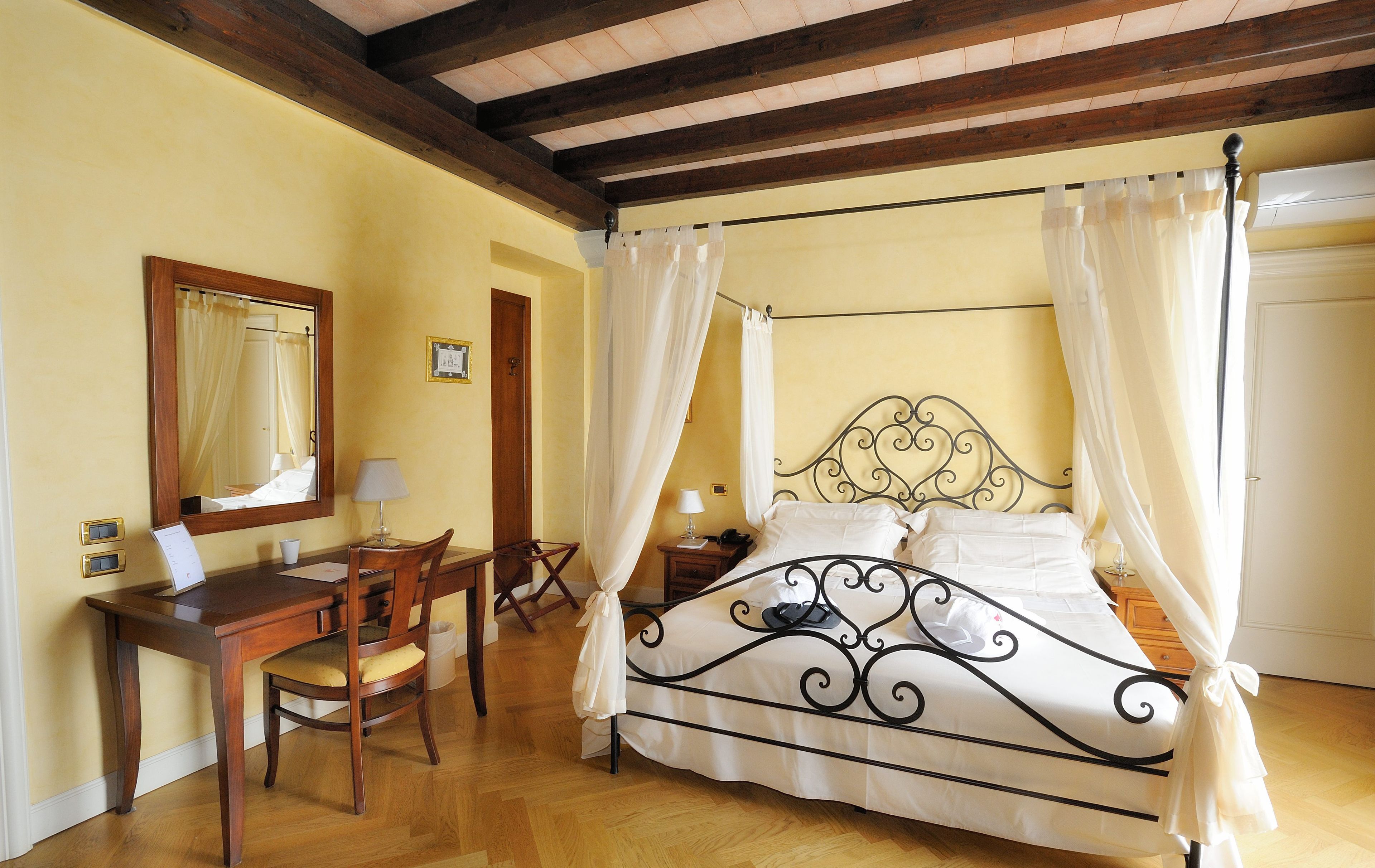 Egyptian cotton sheets, premium bedding, down duvets, pillow-top beds