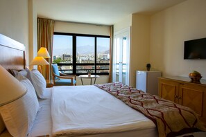Standard King Room | Pillow-top beds, free minibar items, in-room safe, desk - Mina Hotel (Aqaba)