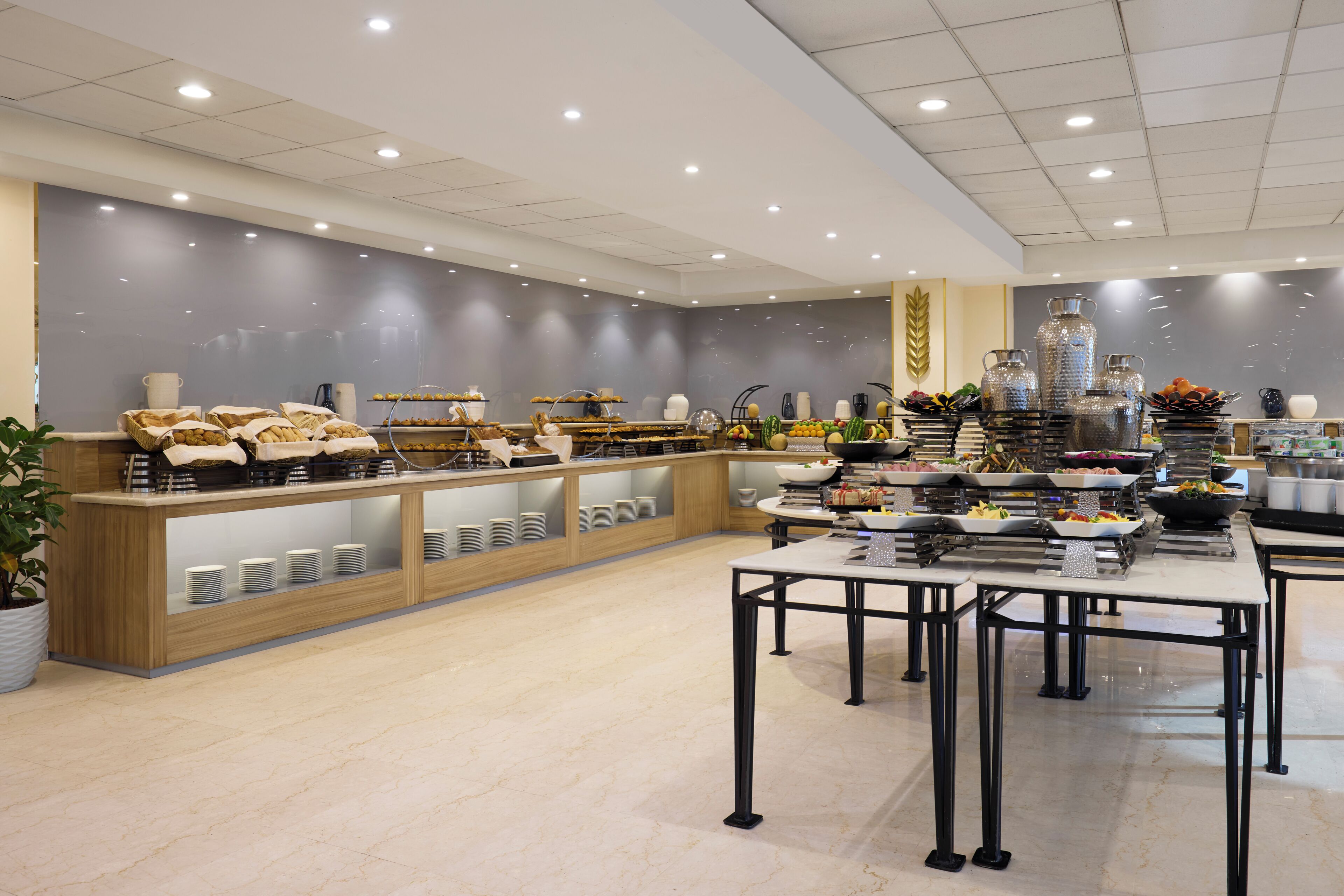 Daily buffet breakfast for a fee