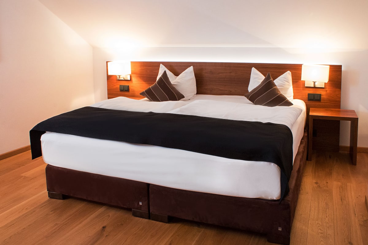 suite | 1 bedroom, free minibar items, in-room safe, desk