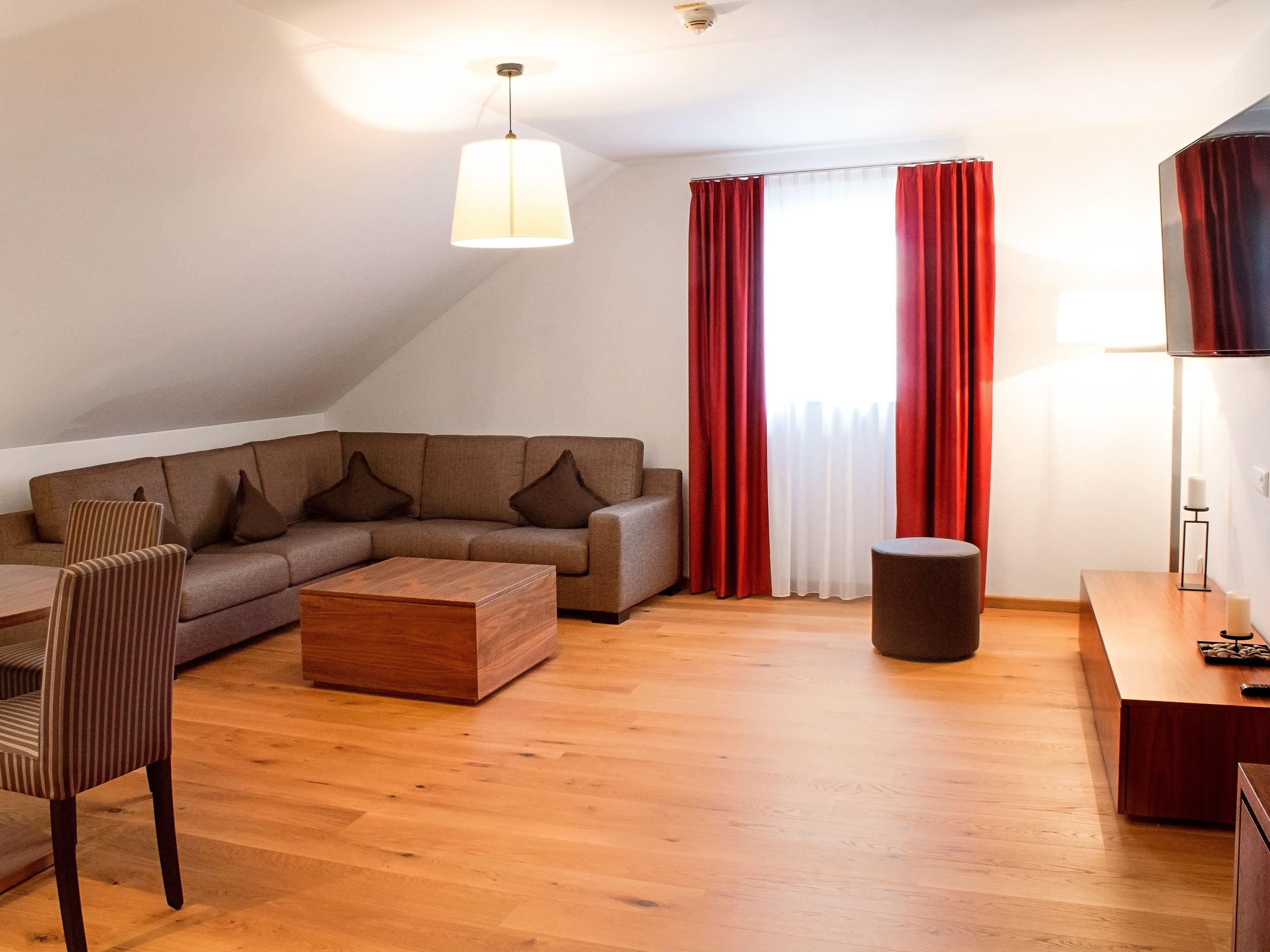 suite | 1 bedroom, free minibar items, in-room safe, desk