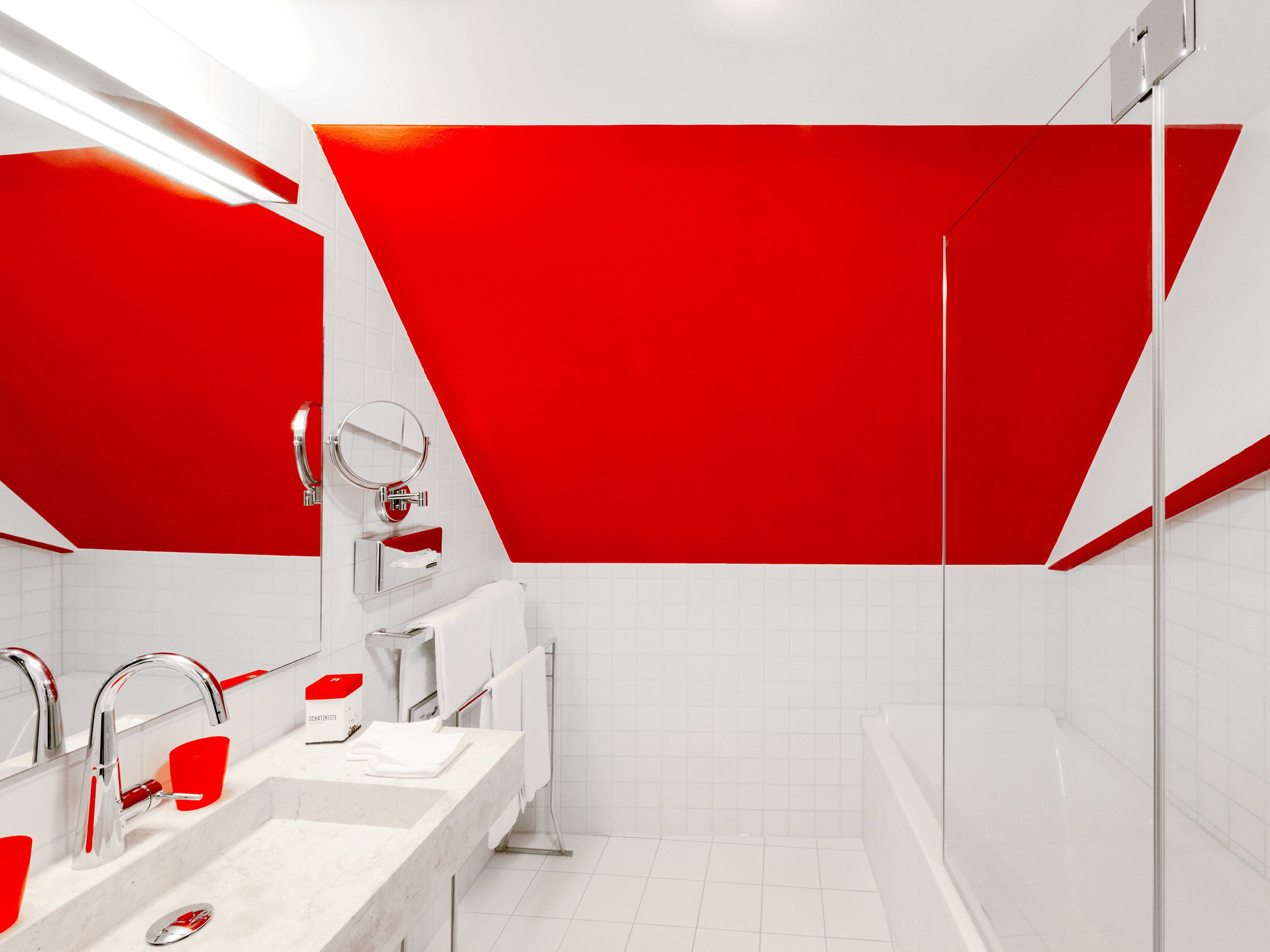 standard room | bathroom | free toiletries, hair dryer, towels