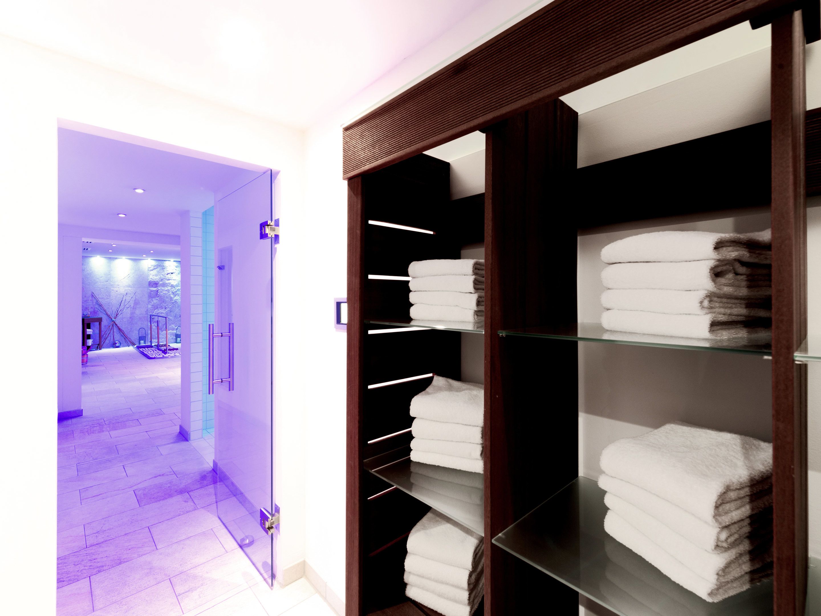 sauna, hot tub, steam room