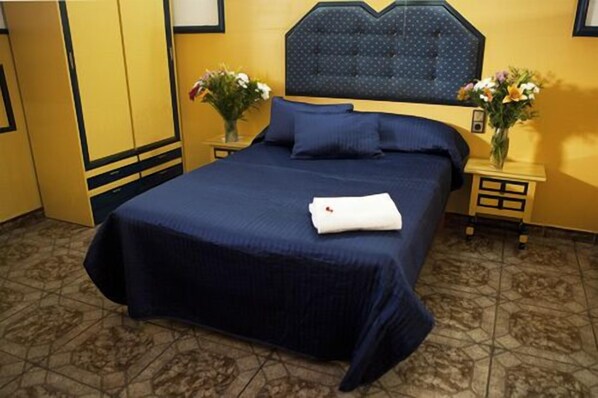 Free WiFi, bed sheets