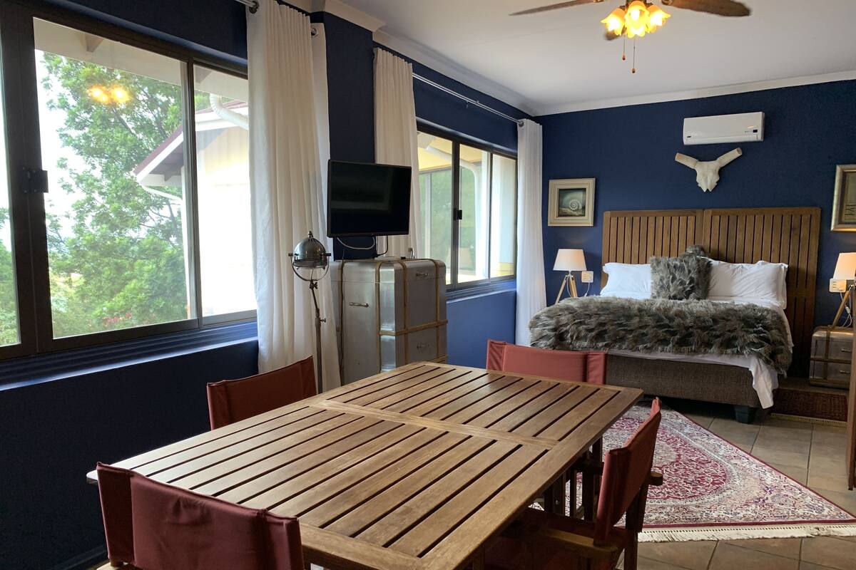 1 bedroom, Egyptian cotton sheets, premium bedding, Select Comfort beds