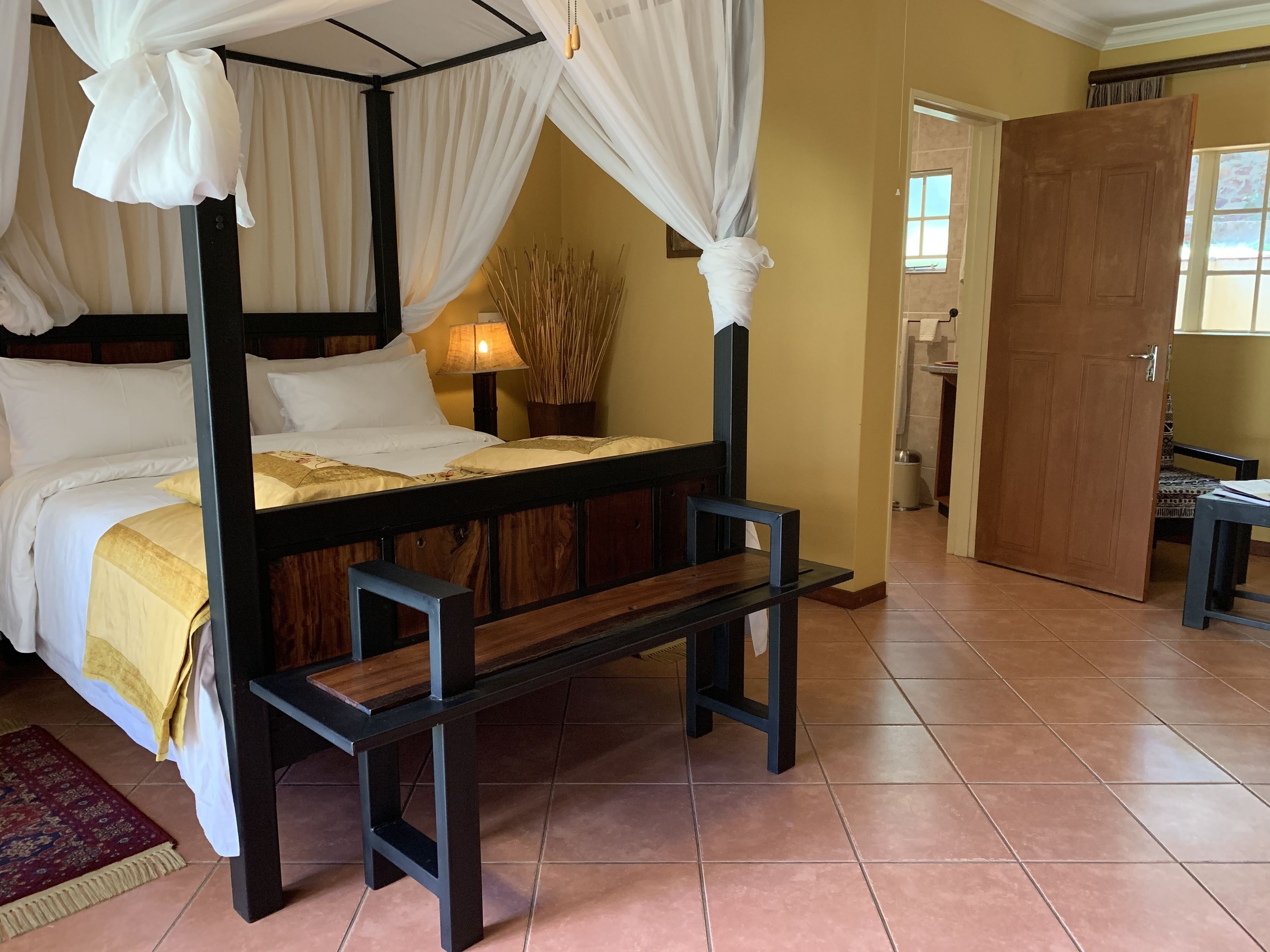 Junior Cottage (Pool Cottage Middle)