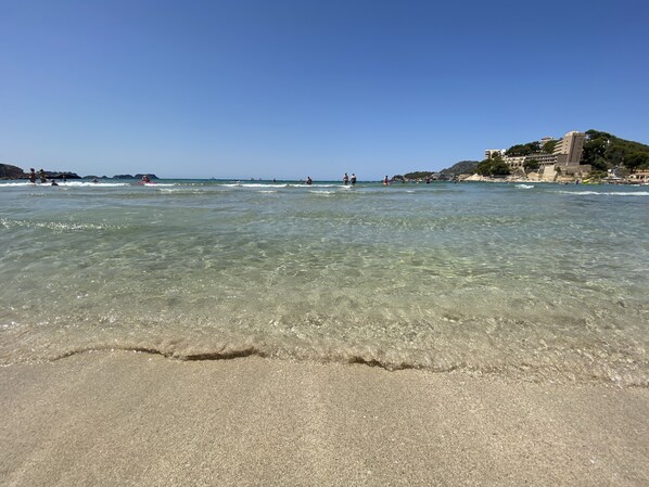 Beach nearby - Hostal Villa Rosa (Calvia)