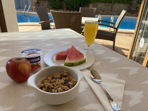 Daily buffet breakfast for a fee - Hostal Villa Rosa (Calvia)