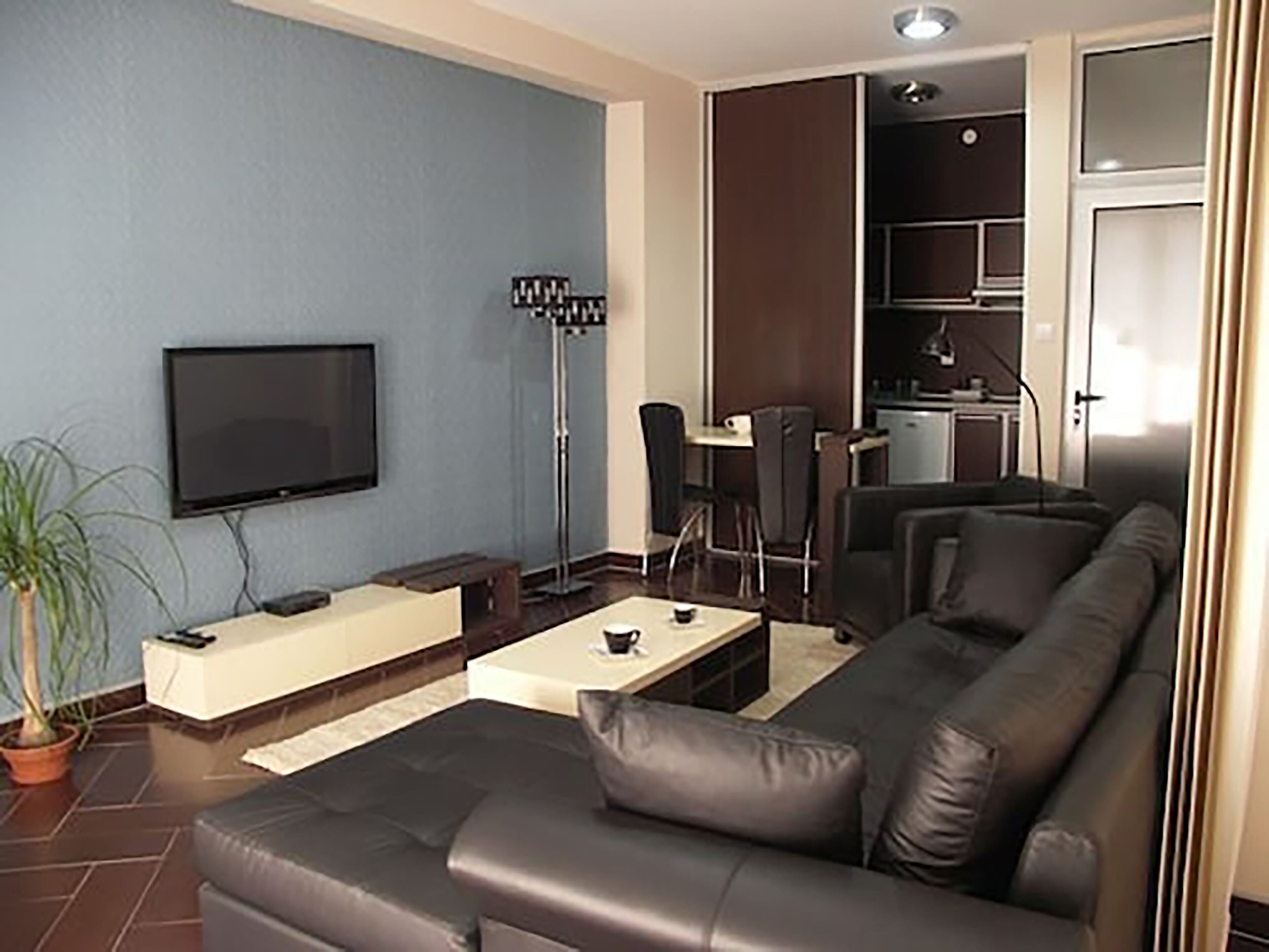 60-inch tv with cable channels