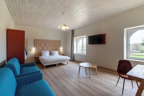 ジュニア スイート | 防音設備、アイロン / アイロン台、WiFi (無料)、ベッドシーツ