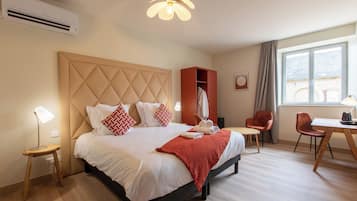 Superior tweepersoonskamer | Geluiddichte muren, een strijkplank/strijkijzer, gratis wifi, beddengoed