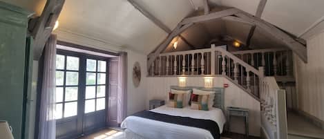 1 bedroom, soundproofing, iron/ironing board, free WiFi